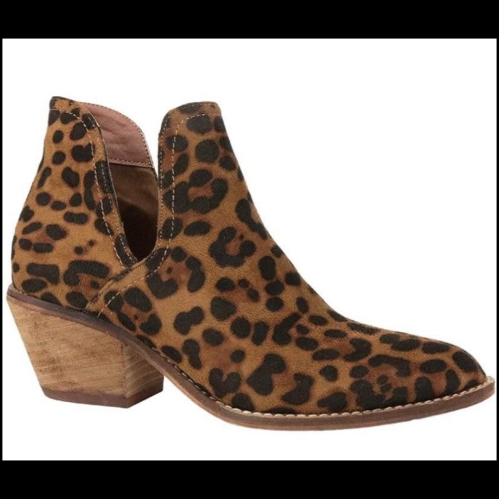 Leopard print bootie size 11